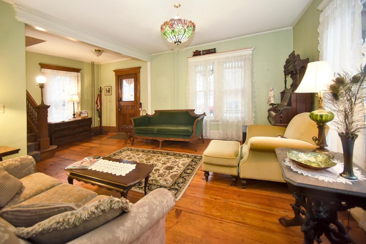 Blooming Inn Shelburne Falls Dış mekan fotoğraf