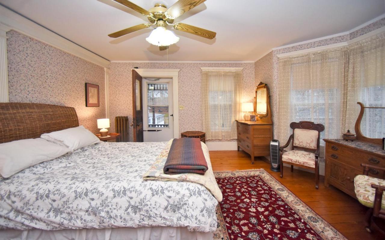 Blooming Inn Shelburne Falls Dış mekan fotoğraf