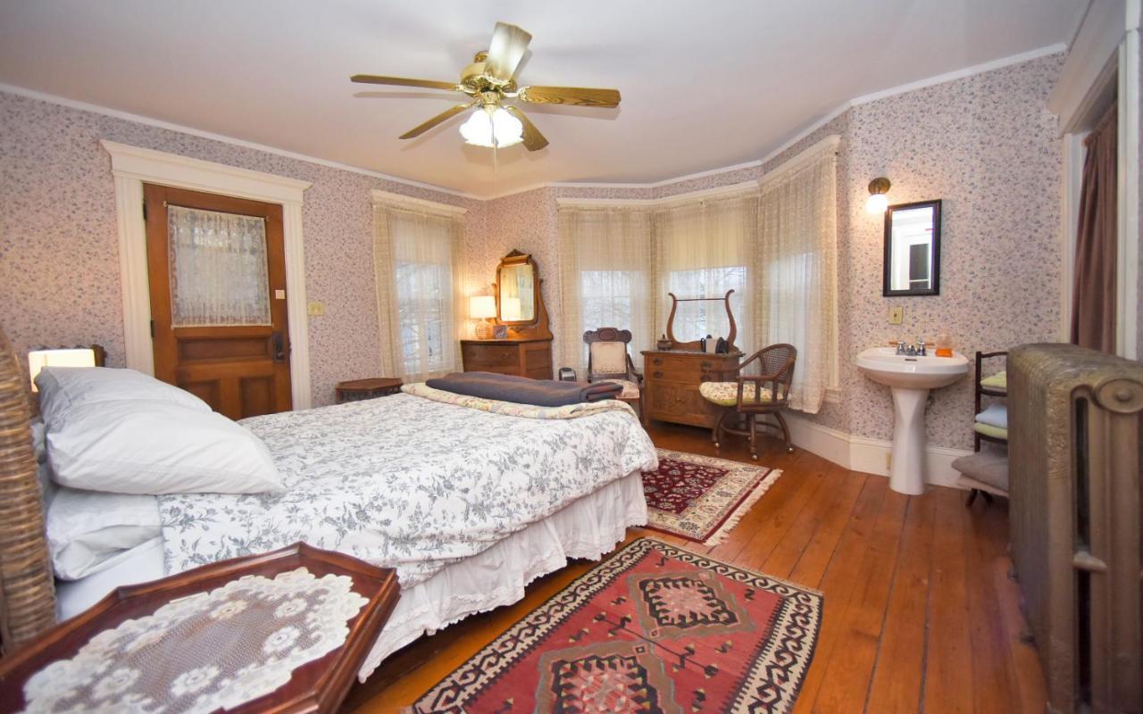 Blooming Inn Shelburne Falls Dış mekan fotoğraf